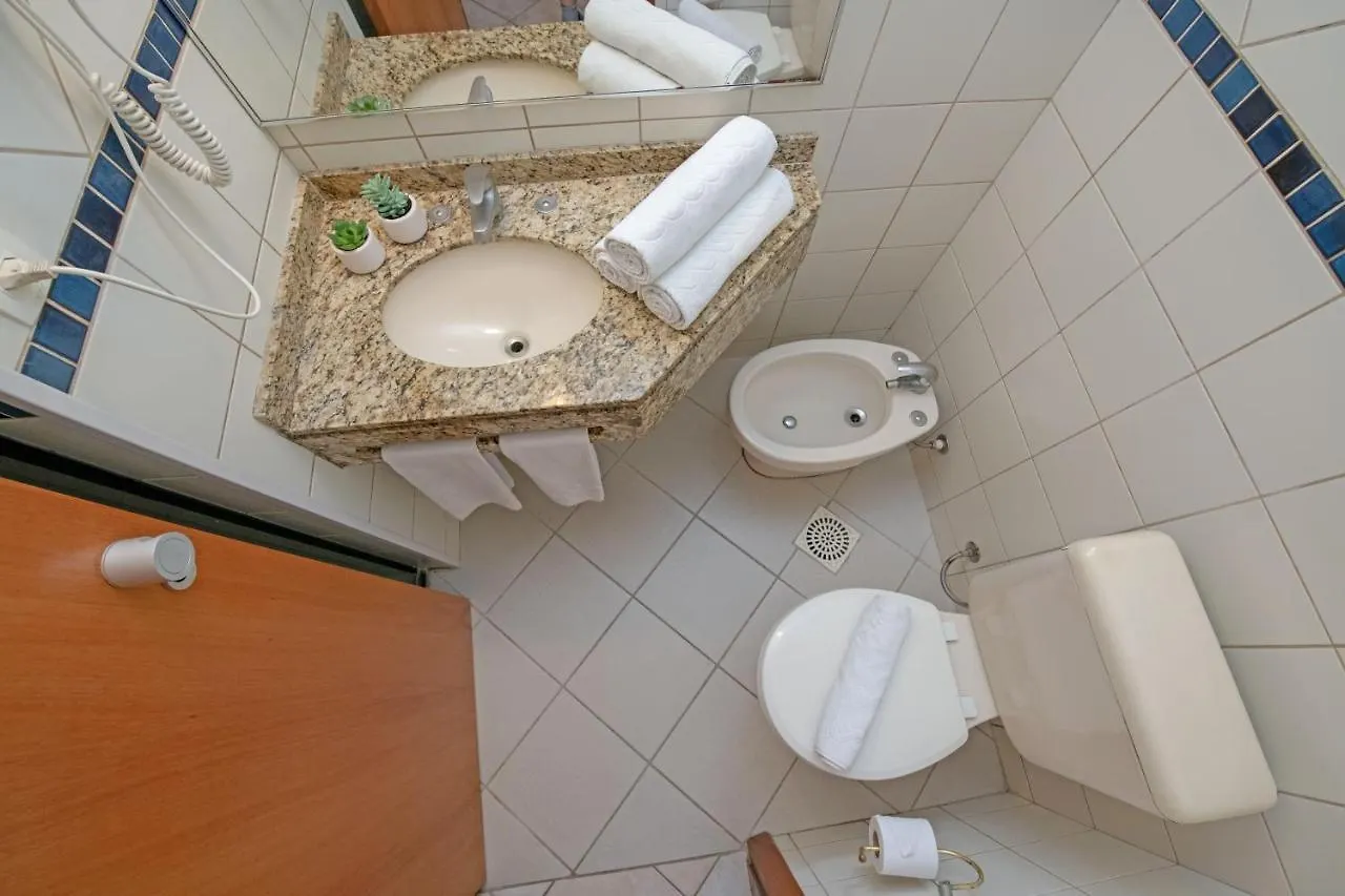 Hotel Ryan Балнеариу-Камбориу 3*,